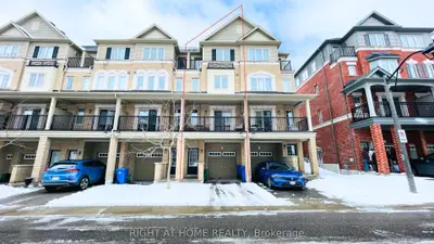 Condo Townhouse in Oshawa