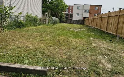 361 Adelaide Avenue W, Oshawa, On L1j 2r7