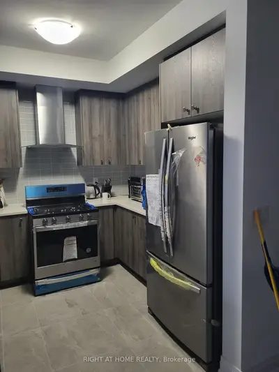 36 Napiermews Drive 36, Ajax, ON L1T 0E2