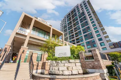 1215 Bayly Street 1210, Pickering, On L1w 1l7