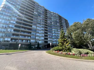 1890 Valley Farm Road 1516, Pickering, ON L1V 6B4