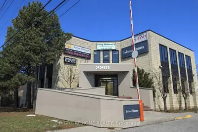 2201 Warden Avenue 102, Toronto E05, ON M1T 1V5