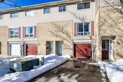 Condo Townhouse in Oshawa