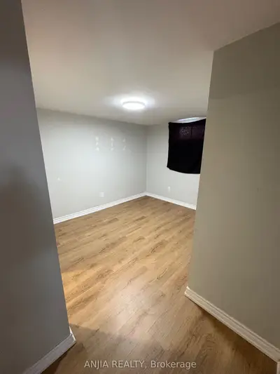 473 Gibbons Street Lower, Oshawa, ON L1J 4Z3