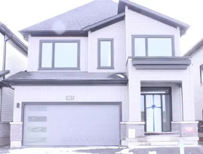 1067 Dyas Avenue, Oshawa, ON L1L 0V4
