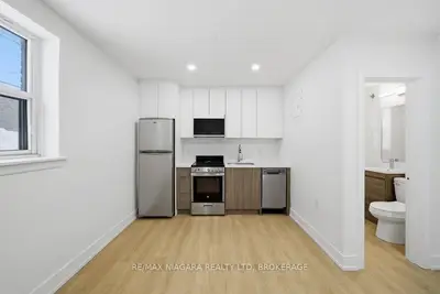 995 O'connor Drive, Toronto E03, On M4b 2t1