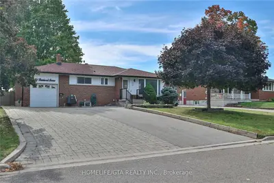 461 Brentwood Avenue Main, Oshawa, ON L1G 2S9