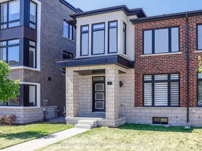 10 Liam Foudy Court, Toronto E09, ON M1P 0G3