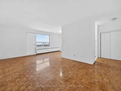 275 Wentworth Street W 217, Oshawa, ON L1J 1N1