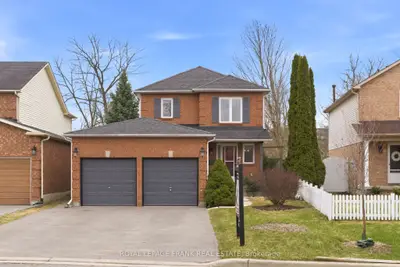 9 Royal Pines Court, Clarington, On L1c 4p4