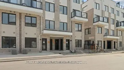 1695 Dersan Street 220, Pickering, On L1v 2p8