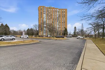 90 Dale Avenue 1705, Toronto E08, ON M1J 3N4