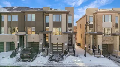 Condo Townhouse in Whitby