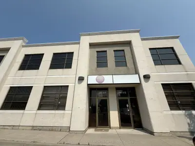 30 Bertrand Avenue A11-12, Toronto E04, On M1l 2p5