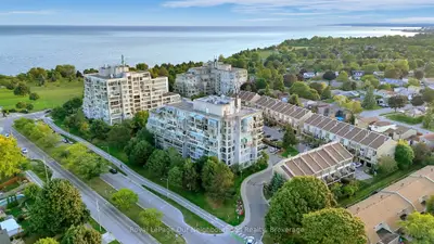 25 Cumberland Lane 304, Ajax, ON L1S 7K1