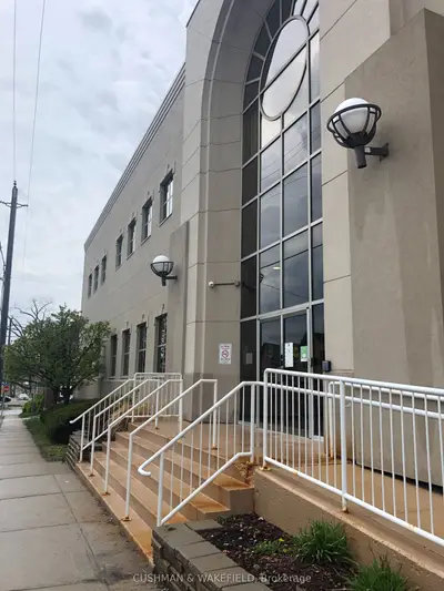 78 Richmond Street W Lower Level, Oshawa, ON L1G 1E1