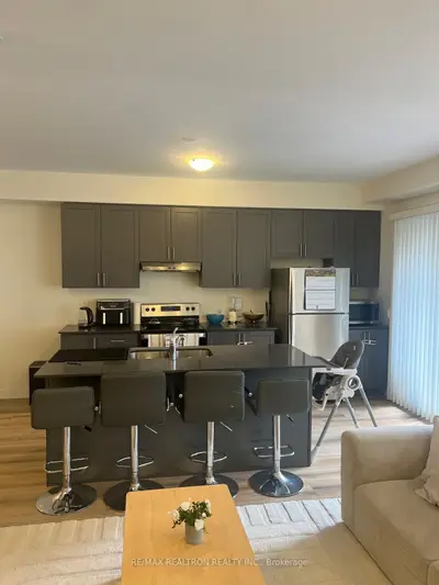1695 Dersan Street S 1009, Pickering, ON L1X 0S9