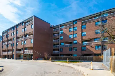 4062 Lawrence Avenue E 205, Toronto E10, On M1e 4v5