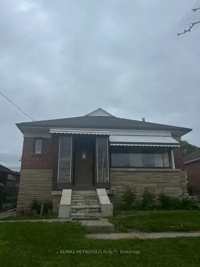 1837 Victoria Park Avenue Main, Toronto E04, ON M1R 1T4