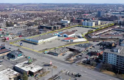 1279 Simcoe Street N #F, Oshawa, ON L1G 4X1