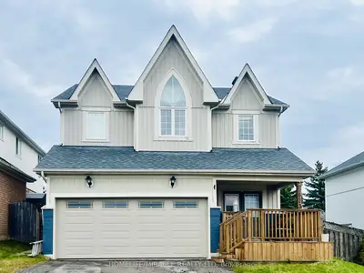 1033 Grandview Street N, Oshawa, ON L1K 2S8