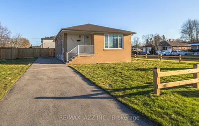 1367 Garvolin Avenue, Pickering, ON L1W 1J5