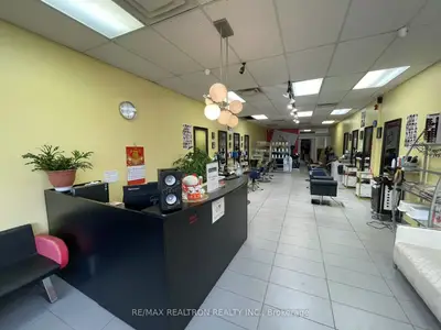 80 Ellesmere Road 09, Toronto E04, On M1r 4c2