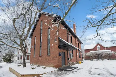 20 Elgin Street E, Oshawa, On L1g 1s8