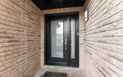 18 Elmeroy Court, Whitby, On L1n 8a4