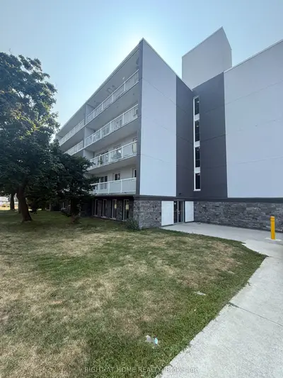 95 Taunton Road E 203, Oshawa, On L1g 3t6