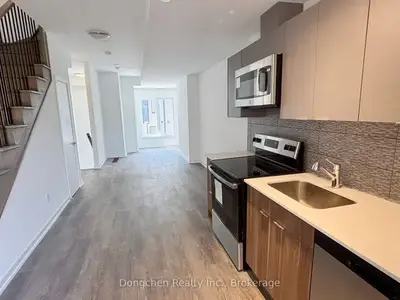 15 Calamint Lane, Toronto, On M1w 2h1