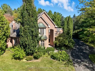 8 Bunhill Court, Ajax, ON L1Z 1X5