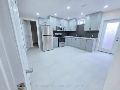 14 Schoolbridge Street Basement, Ajax, On L1t 4z2