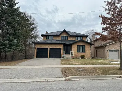 20 Harold Street Main, Whitby, On L1n 8z7