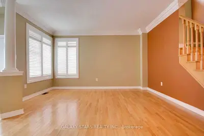 4 Spall Court, Toronto E10, On M1c 0b2