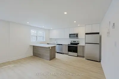 100 Liberty Street N 15b, Clarington, On L1c 2m1