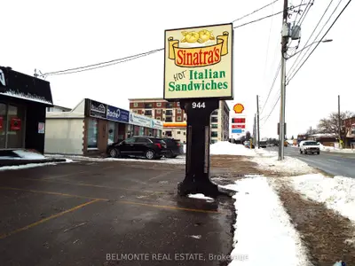 944 Simcoe Street N, Oshawa, On L1g 4w2