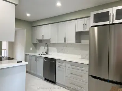 70 Lady Churchill Court, Toronto E07, On M1v 2j6