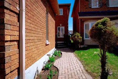 92 Hartrick Place, Whitby, On L1r 2c3