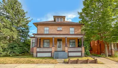 33 Fairbanks Street, Oshawa, On L1h 2l7