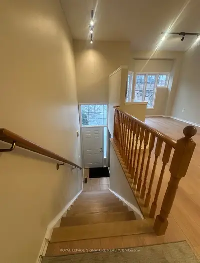 170 Dawes Road, Toronto E03, On M4c 5c4