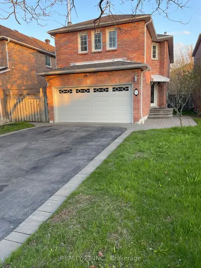 11 Iles Street W, Ajax, On L1t 3v4