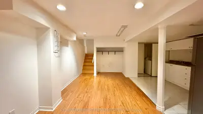 235 Roxanne Crescent, Toronto, On M1v 4g5
