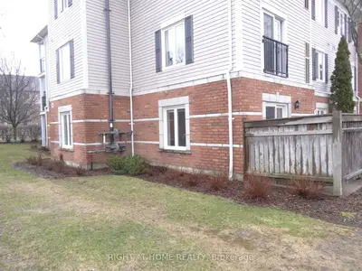 102 Aspen Springs Drive 106, Clarington, On L1c 5n6