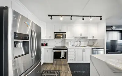2 Glamorgan Avenue 1212, Toronto E04, On M1p 2m8