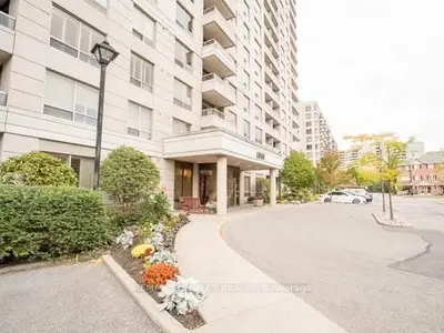 1000 The Esplanade Avenue N 1611, Pickering, On L1v 6v4
