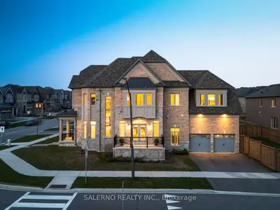 55 Christine Elliott Avenue, Whitby, On L1p 0c8