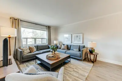 225 Woodville Avenue Upper, Toronto E03, On M4j 2r4
