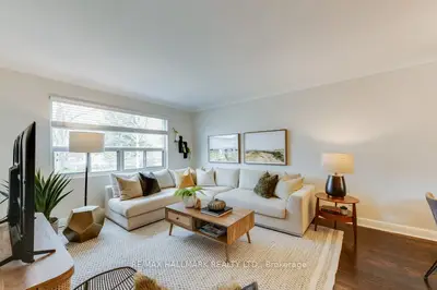 225 Woodville Avenue Main, Toronto E03, On M4j 2r4