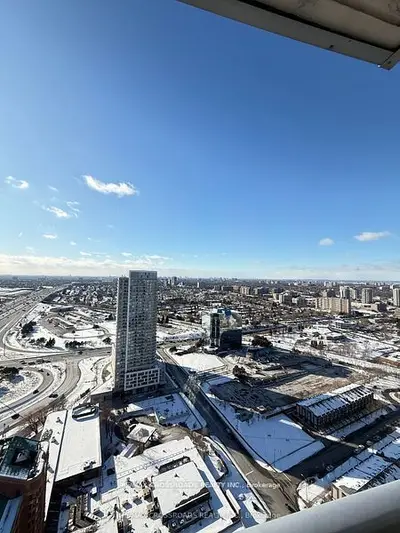 125 Village Green Square 3908, Toronto E07, On M1s 0g3